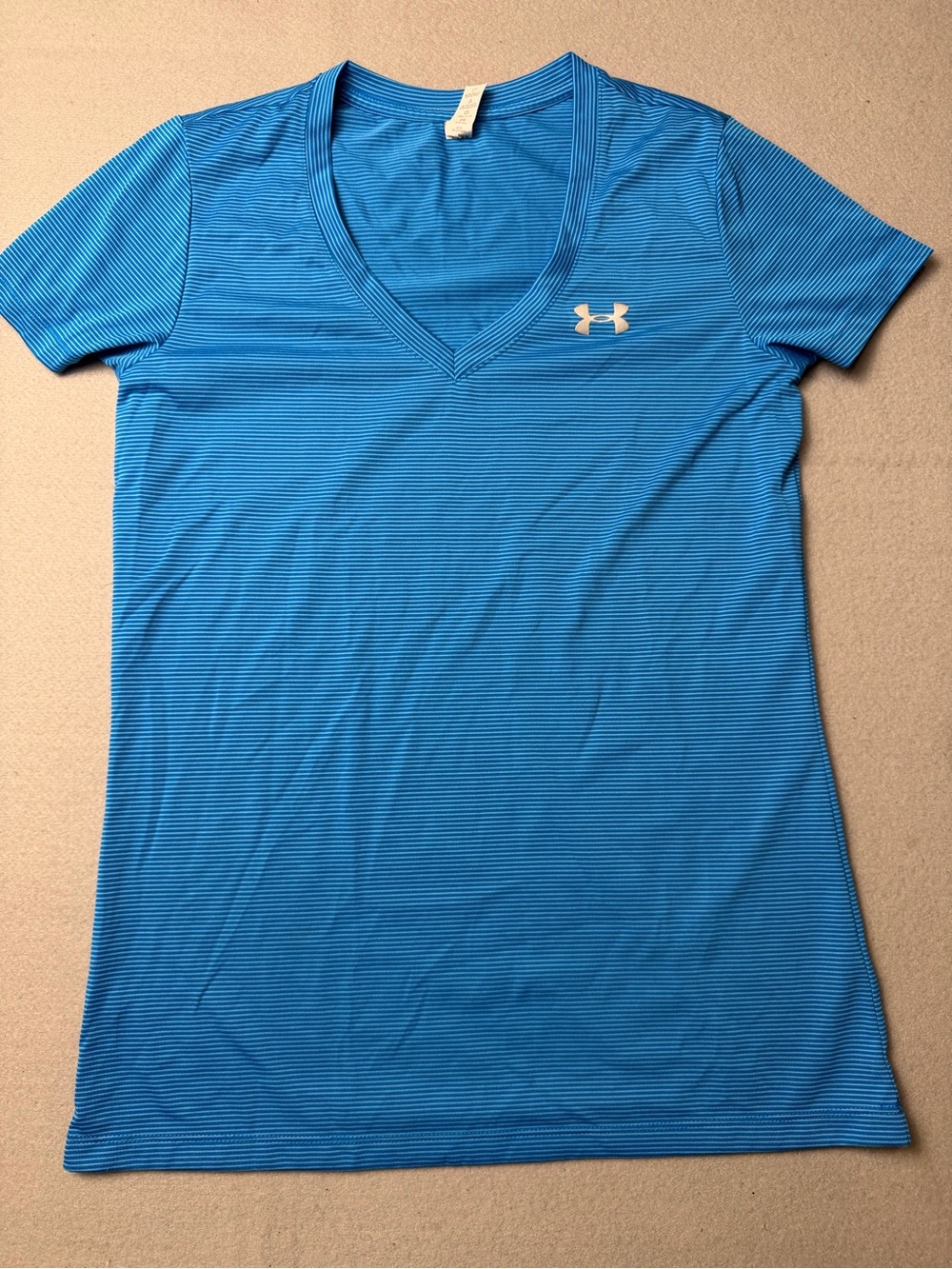 Under Armour Women’s Bright Blue V-Neck Short Sleeve Tee xs